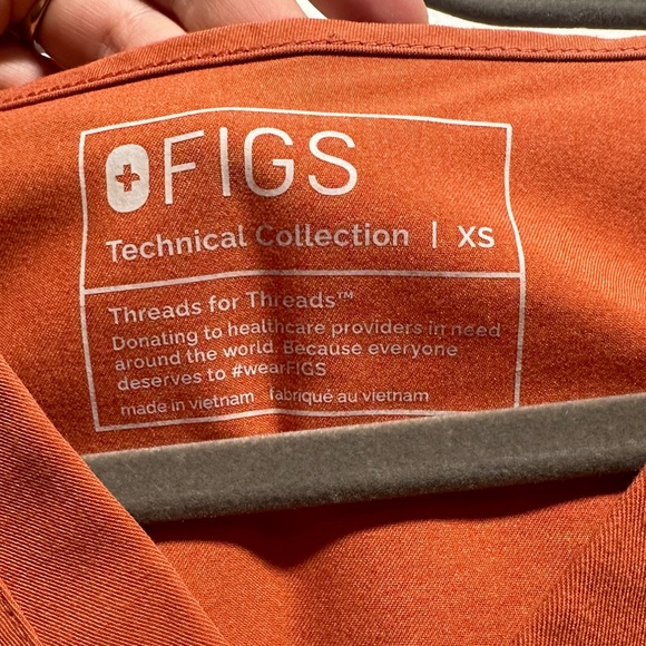 Orange 🍊 Figs Scrubs Set Size Xs top Small bottom 🍊 - Picture 2 of 9